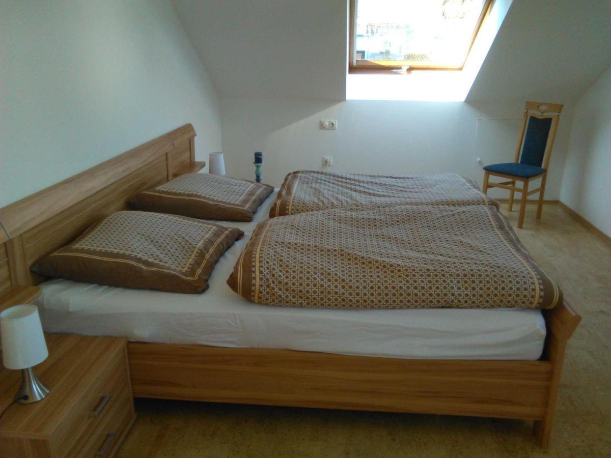 Ferienwohnung Kuepfer Grafenberg  Exterior photo